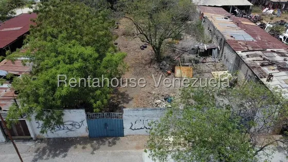 Edel Vargas Vende Terreno Metraje 2 8 9mts2, En Centro Oeste De Barquisimeto Cercano A La Av. Libertador, Zona Altamente Comercial / Renta House