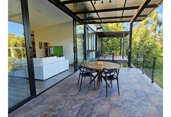 Casa Para La Venta En Guatapé 