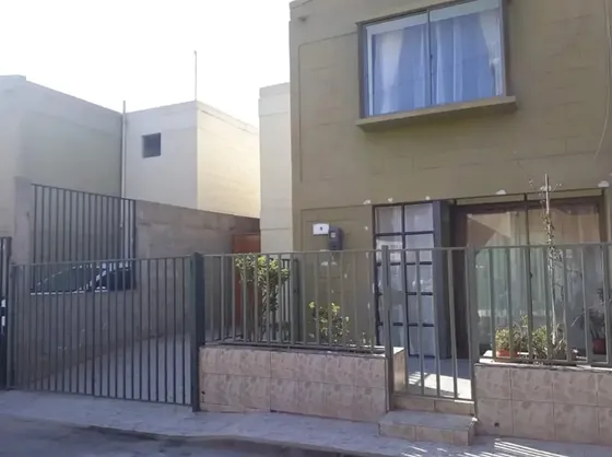 Venta De Casa De 2 Pisos En Seguro Y Exclusivo Condominio