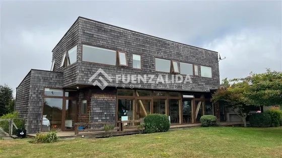 Vendemos Amplia Casa Condominio Las Bahías De Puerto Varas