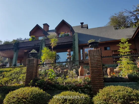 Casa En Venta De 5 Dormitorios En El Arrayán