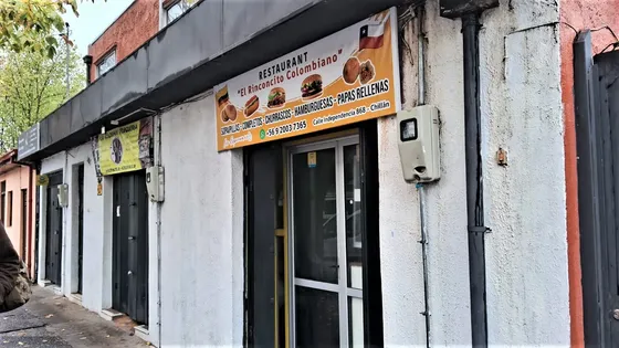 Casa Con 3 Locales Comerciales Y Amplio Terreno