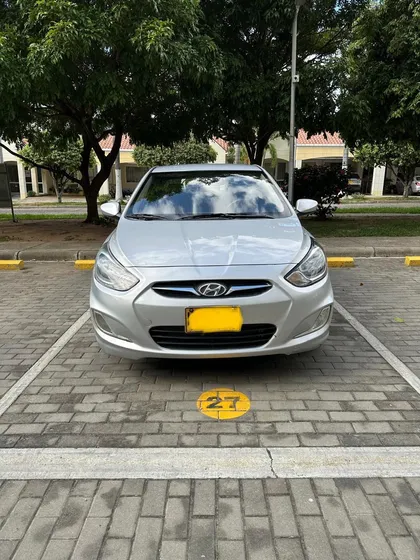 Hyundai Accent 1.6l 5 P