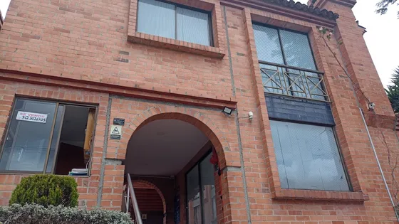 Casa Cuatro Habitaciones Y Tres Baños