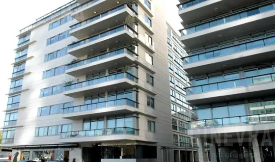 Departamento En  Alquiler  Con 1 Cochera - Puerto Madero