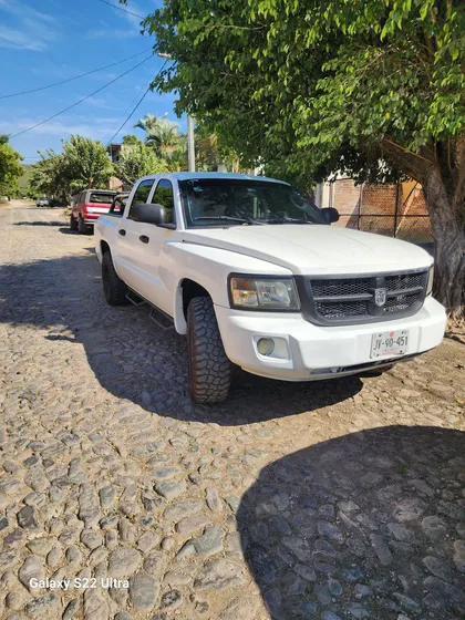 Dodge Dakota Slt Crew Cab 4x2 At