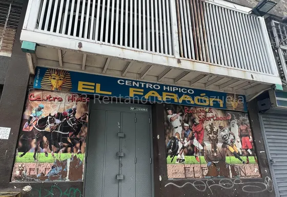 Local Comercial Cerca Del Sambil Candelaria 25-2275