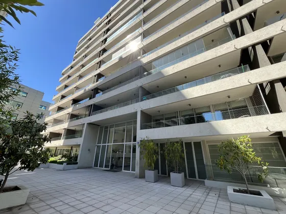 Venta Oficina Con Excelente Ubicación En Estoril