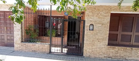 Casa Con Pileta En Barrio Rivadavia, Villa María