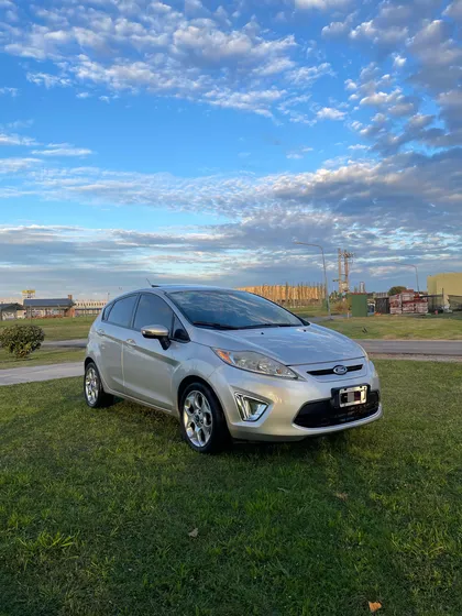 Ford Fiesta Kinetic 1.6 Design 120cv Titanium