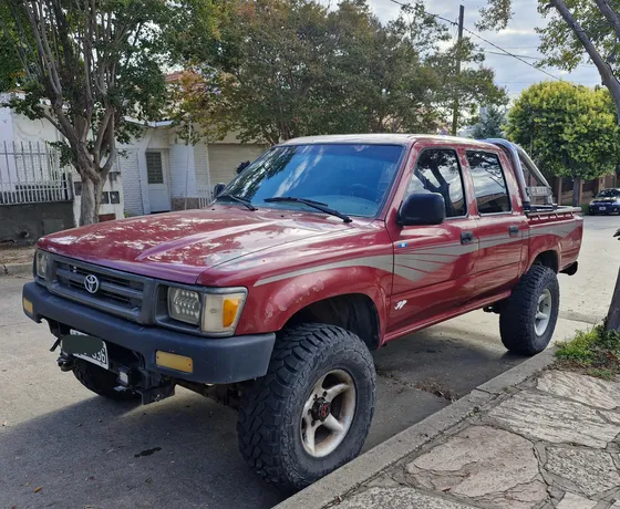 Toyota Hilux 2.8 D/cab 4x4 D Dlx