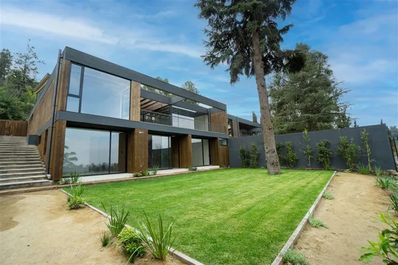 Casa En Venta De 4 Dorm. En Vitacura