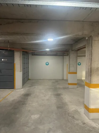 Cochera En Venta - 15mts2 - Lanús Oeste