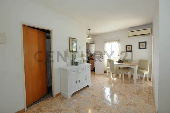 Departamento En Venta 3 Ambientes, Av Hipolito Yrigoyen 8481, Lomas De Zamora