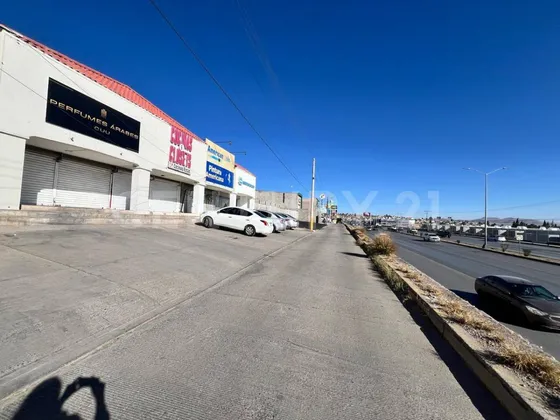 Local Comercial En Renta En Periférico De La Juventud, Chihuahua