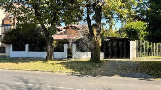 Casa En Venta De 7 Dorm. En Ñuñoa