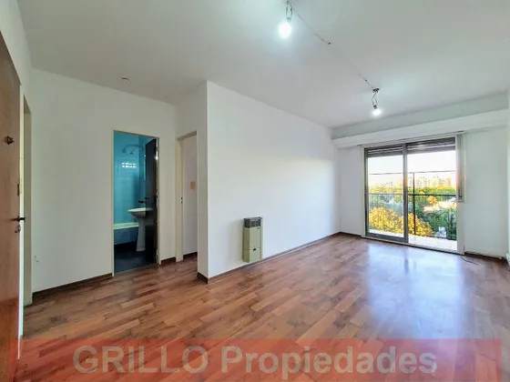 Av. Maipú 1585 - Departamento 2 Ambientes. Cocina Independiente. Excelente Vista.