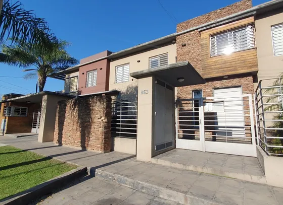 Venta Departamento 2 Ambientes Con Cochera Y Balcón, Dueño Directo Sin Comisiones! Bella Vista Complejo Los Almendros, Sourdeaux 863, Excelente Ubicacion, Oportunidad!!