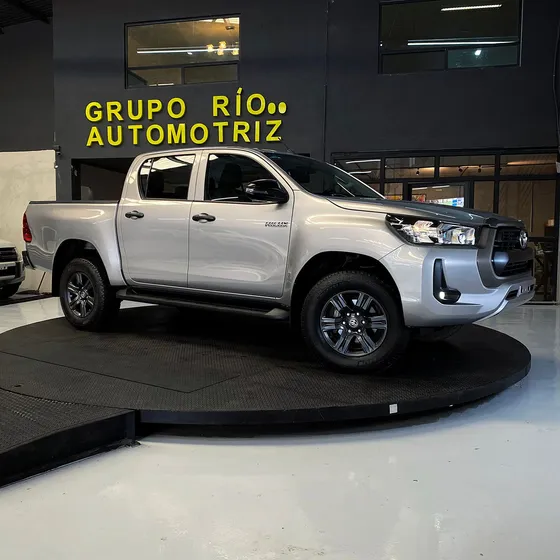 Toyota Hilux Doble Cabina Sr