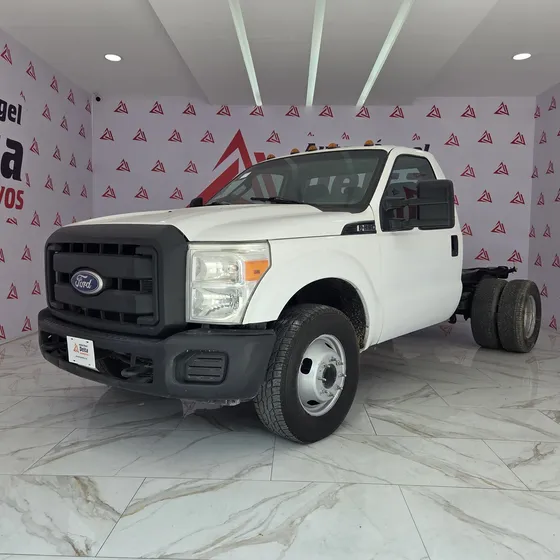 Ford F-350 6.2 Xl Mt