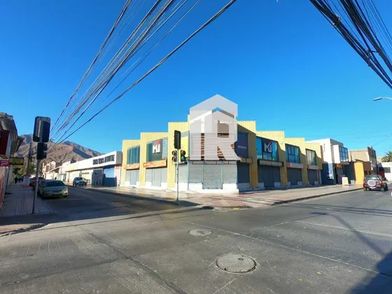 Venta De Increíble Local Comercial En Pleno Centro.