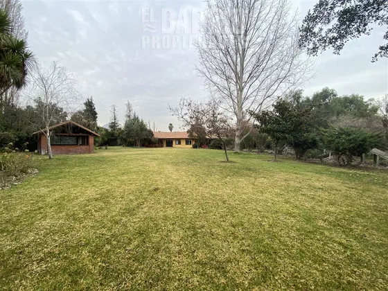 Casa En Venta De 4 Dorm. En Colina