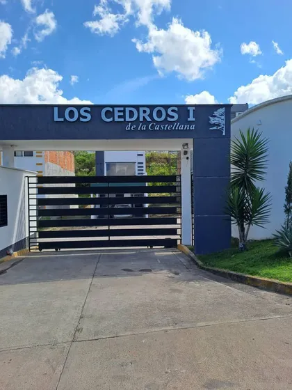 Marco Vende Parcela En La Urb Los Cedros I La Castellana 