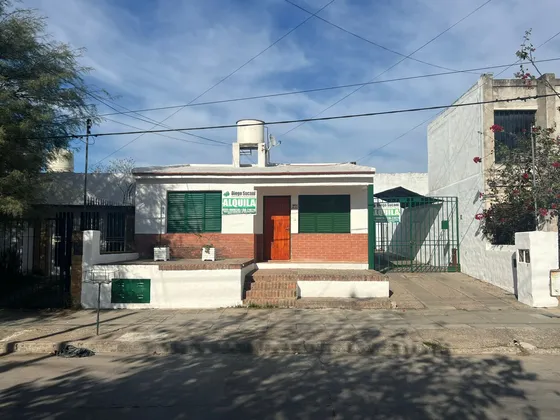 Alquilo Departamento B San Francisco - 2 Dormitorios Con Patio.-