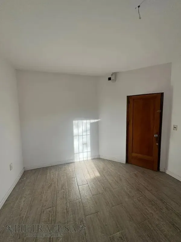 Casa En Alquiler, 2 Dormitorios, 1baño. Malvin.