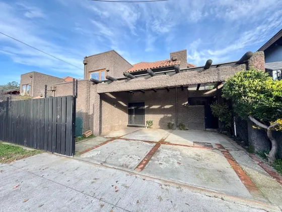Casa Lonco, Entre Concepción Y Chiguayante, Biobío.