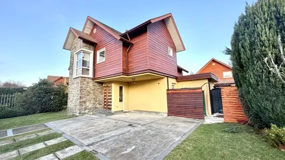 Casa En Exclusivo Condominio , 4 D Y 4b En Av, Los Pablos