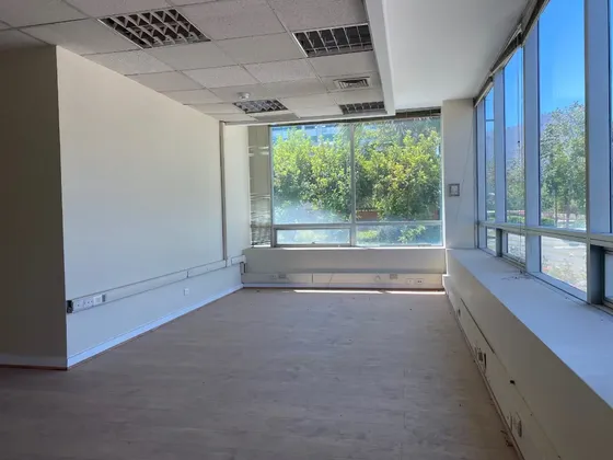 Oficina En Venta De 176 M2, Ciudad Empresarial.