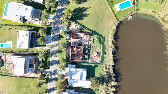 Casa Al Lago En El Naudir - Aguas Privadas