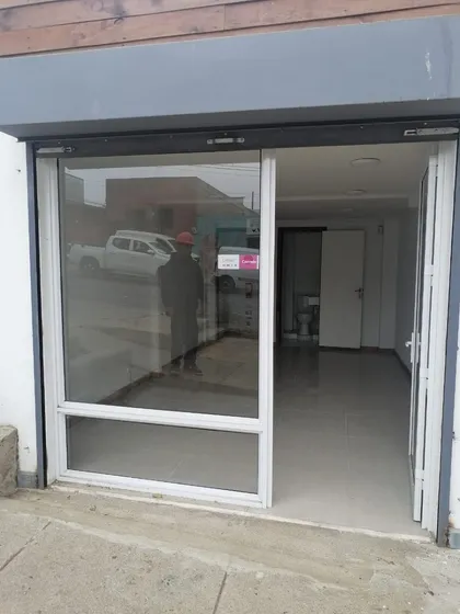 Se Arrienda Bellísimo Local Comercial Calle Principal