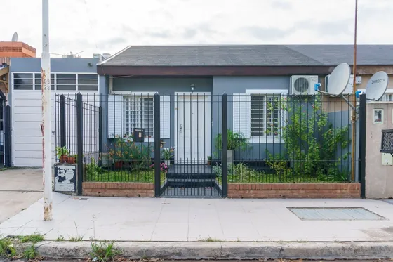 Venta Casa 4 Amb Acepta Permuta Altos De Podestá