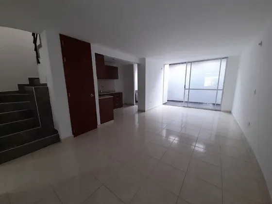 Casa De Dos Pisos En Venta Barrio La Italia Palmira Valle Colombia