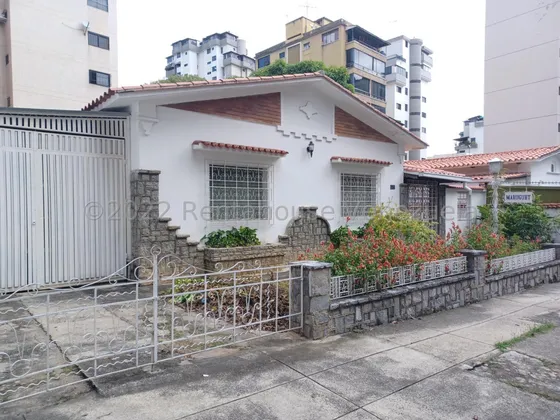 Ss: Vende Casa 25-21083 En Las Acacias De 247 M2, 5h/3b/4pe