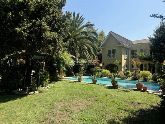 Venta Casa Con Terreno De 1.600m2, Equipamiento M, La Dehesa