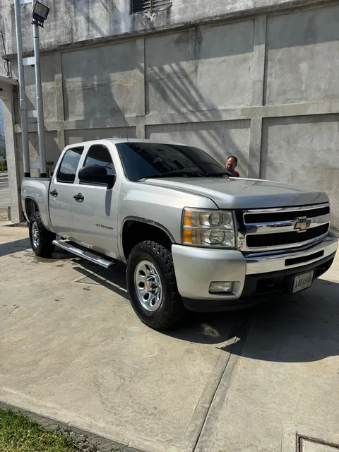 Chevrolet Silverado Doble Cabina Lt