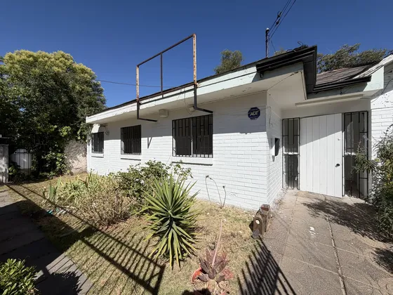 Casa Con Patente Comercial En Av Central