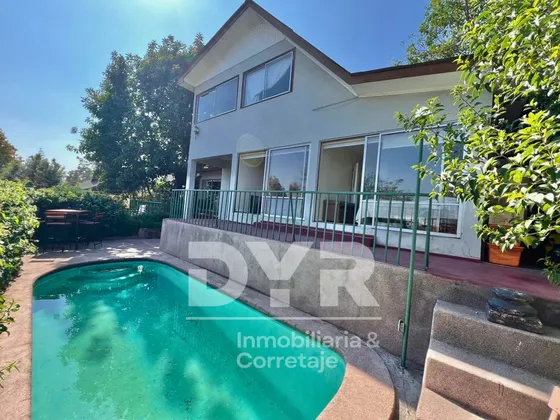 Casa En Venta Los Dominicos 5 Dorms 4 Baños