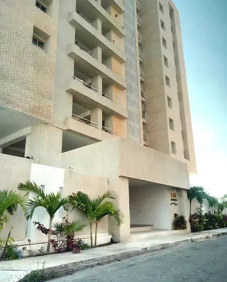 Apartamento En Venta En Lechería, Cuenta Con Vista Al Mar Áreas Sociales