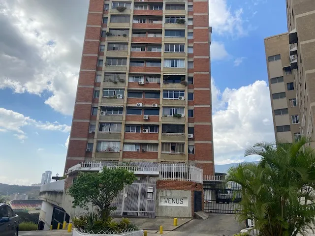 Colinas De Bello Monte, Excelente Apartamento En Venta