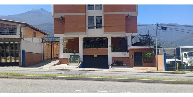 Vende Excelente Local Para Laboratorio En  Av. Urdaneta, Mérida