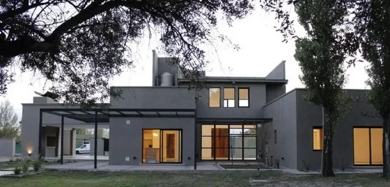 Casa En Venta - 4 Dormitorios 3 Baños - 2.600mts2 - San Rafael, Mendoza