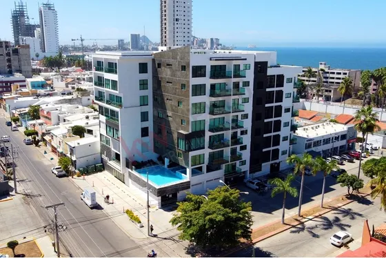Condominio En Venta En Torre Iberika Mazatlán  A Solo 2 Cuadras Del Malecón Y La Playa