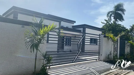 Hermosa Villa Amueblada En Costambar
