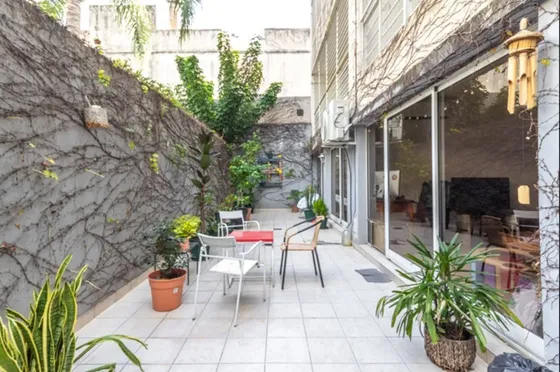 Departamento De 3 Ambientes Con Patio  - Núñez - M. Pedraza 2000