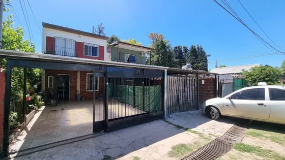 Dos Casas Tipo Dúplex Precio Por Las 2 Entreda Para 2 Autos Todo Techado Venta Juntas O Por Separadas 