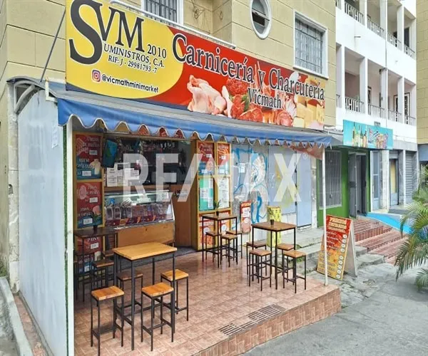 Local Comercial - Avenida Victoria 29mts